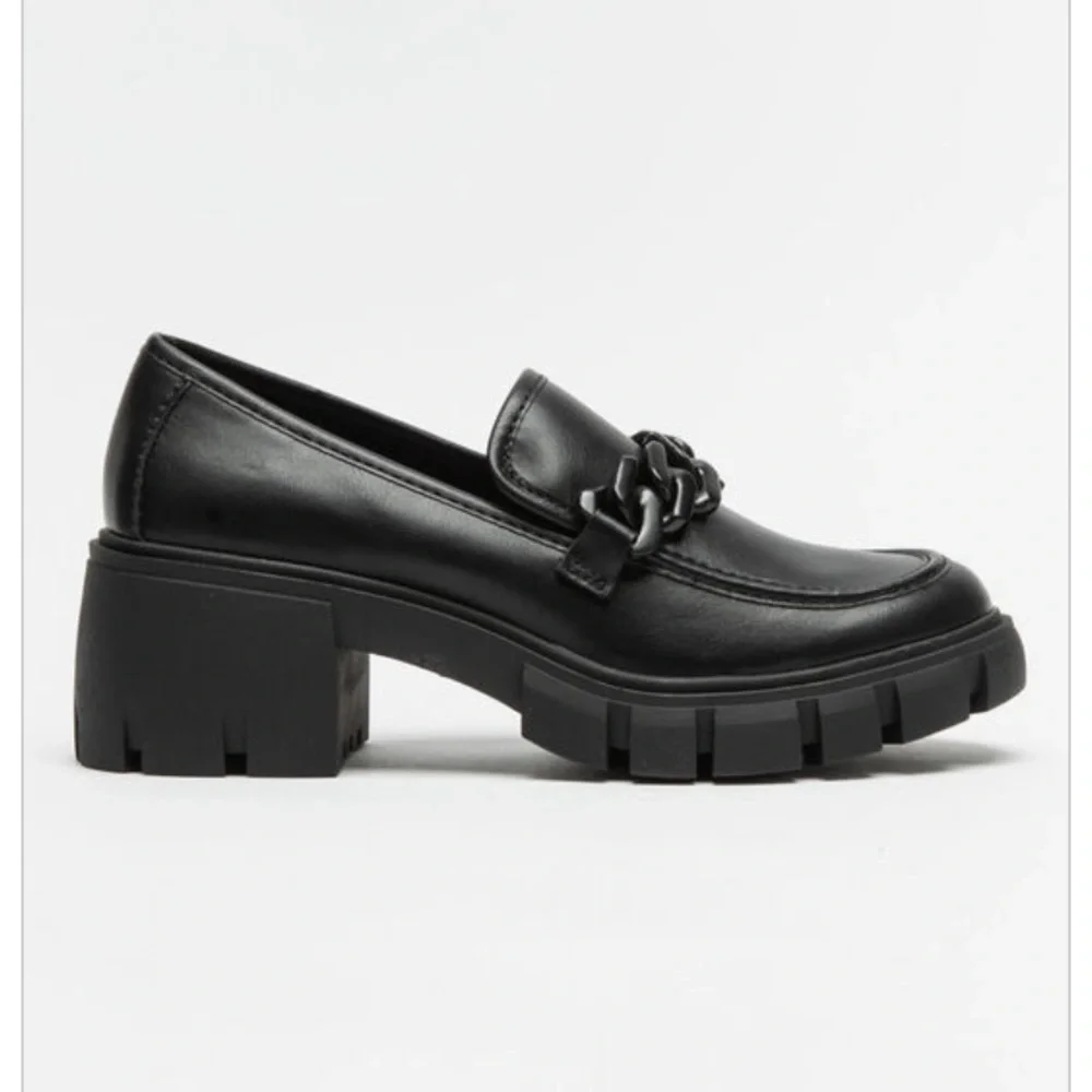 Madden Girl Black Chunky Chain Platform Loafers